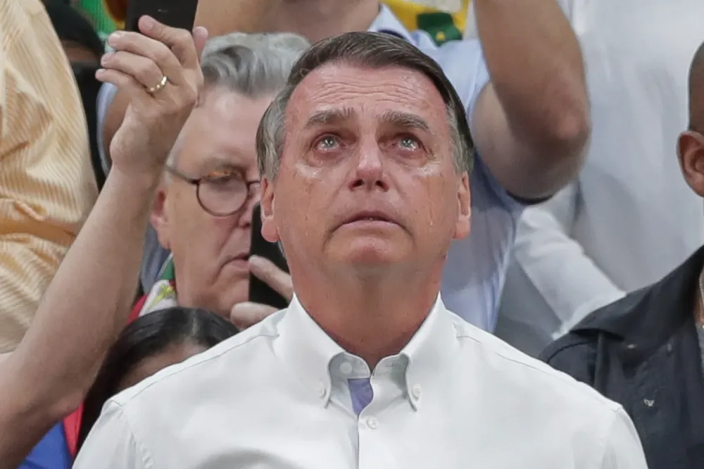 Urnas consagram Flávio Bolsonaro e impõem limites ao STF em 2026