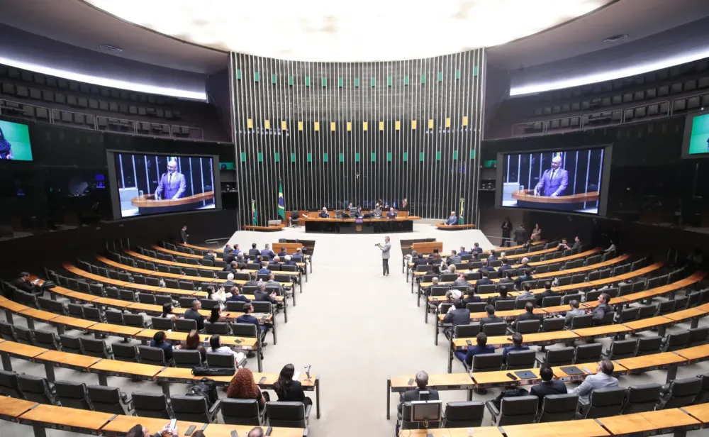 O poder do PL garante o fim da era Motta na Câmara