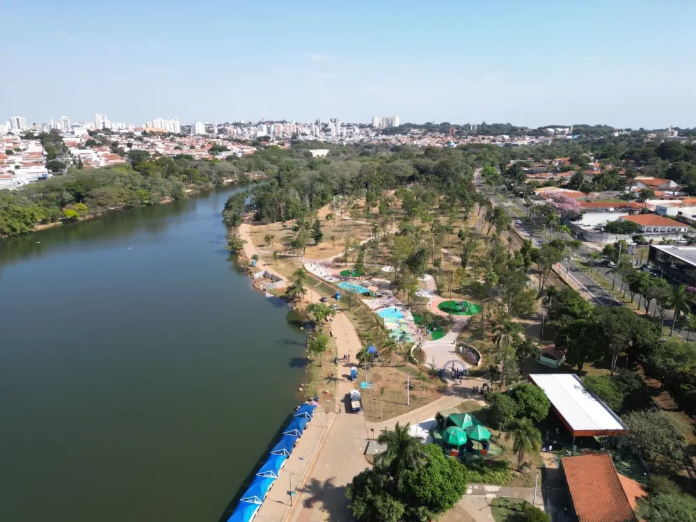 Feriado de Nossa Senhora Aparecida define horários em serviços públicos e comércio de Campinas