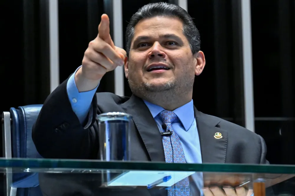 Fim da escala 6x1 será debatido na quarta-feira (14); PT insiste em mudança trabalhista