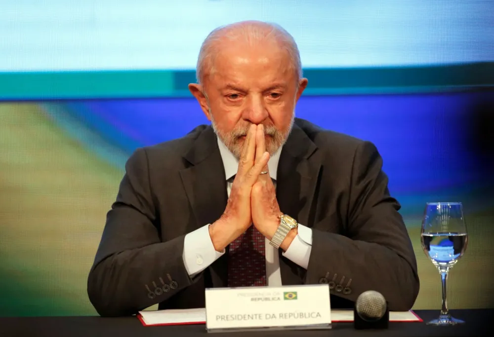 TSE dá prazo de 48h para Meta provar isonomia entre conteúdo de Lula e Flávio Bolsonaro