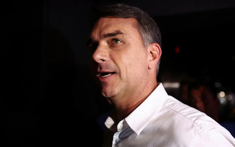 Campanha de Flávio acusa Janones de apagar conteúdo e contesta vistoria do TSE sobre desinformação