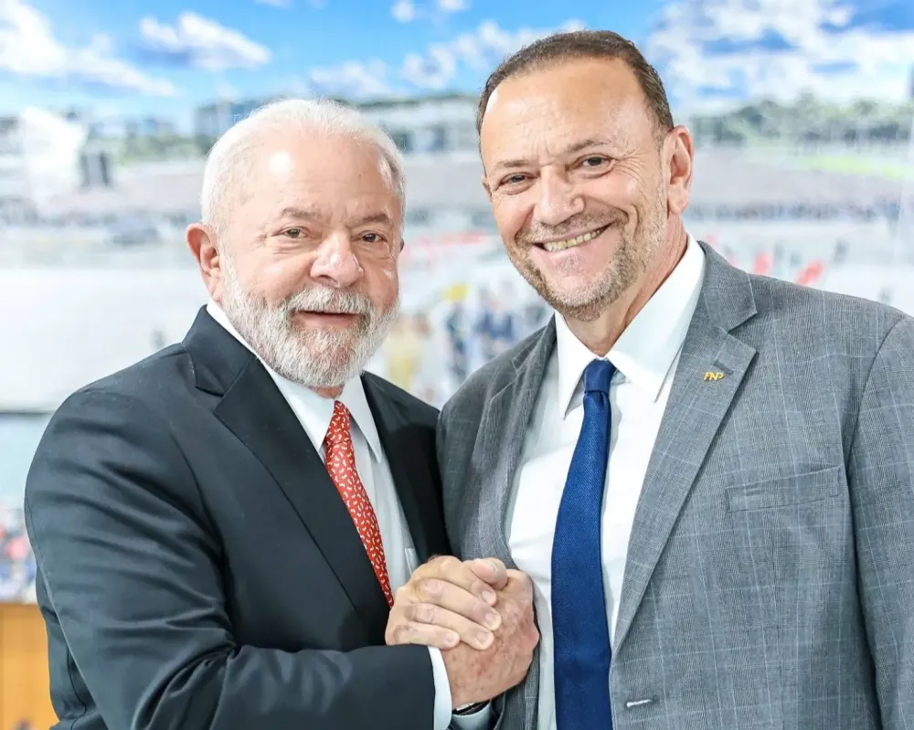Discurso muda: PT garante presença de Lula nos debates contra Flávio Bolsonaro