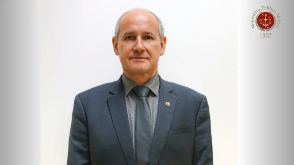 Procurador-geral de Justiça Militar é condecorado pelas Forças Armadas