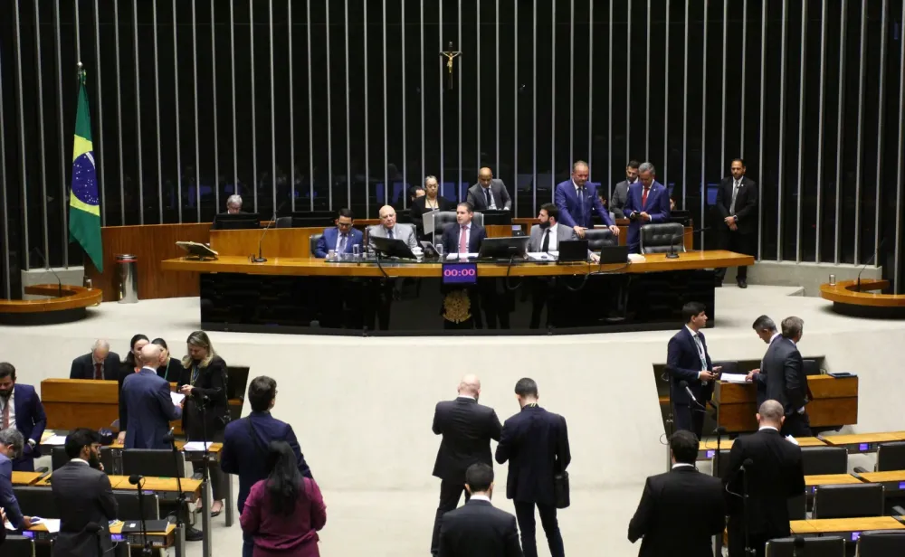 Câmara aprova projeto para perdão de dívidas do MEI e aumento do teto de faturamento