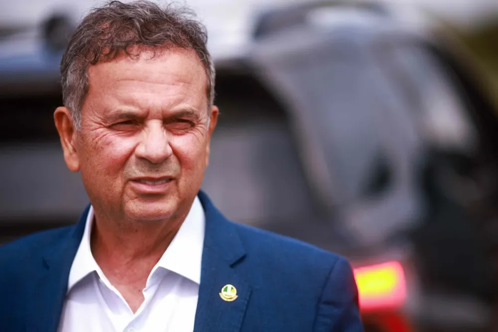 Líder da oposição no Senado critica decisão de Alcolumbre sobre PEC da Segurança Pública