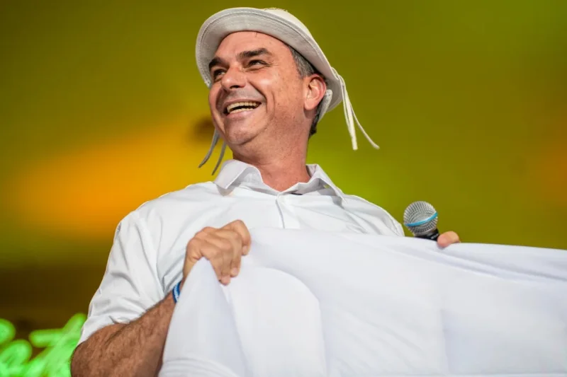 Flávio Bolsonaro propõe construção de linha ferroviária conectando sete capitais do Nordeste em plano de governo