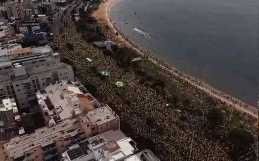 Flávio Bolsonaro participa de atos de campanha no Espírito Santo e na Bahia