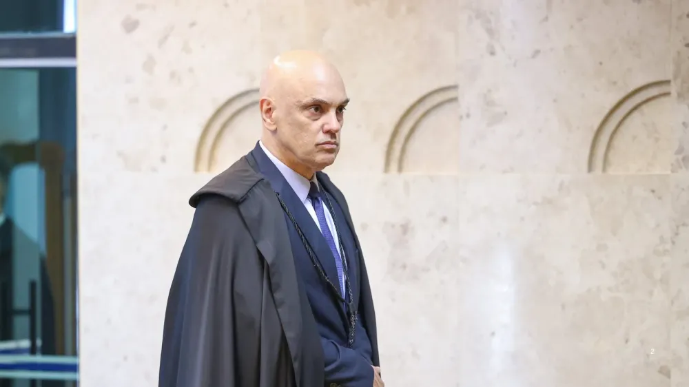 Alexandre de Moraes será relator de inquérito contra senador Flávio Bolsonaro