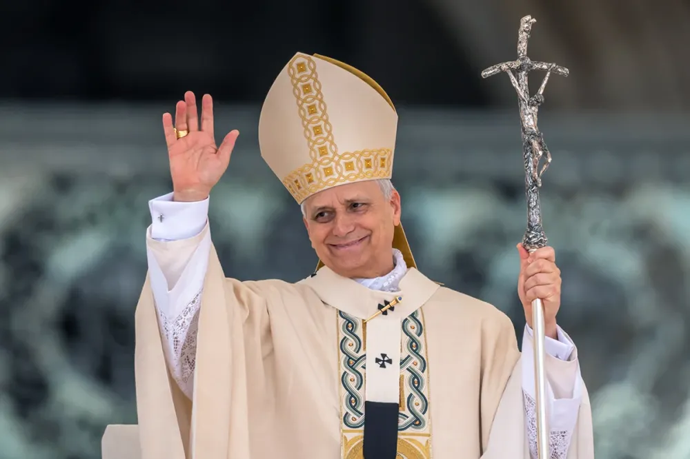 Papa Leão XIV telefona para Zelensky após conversa com Putin