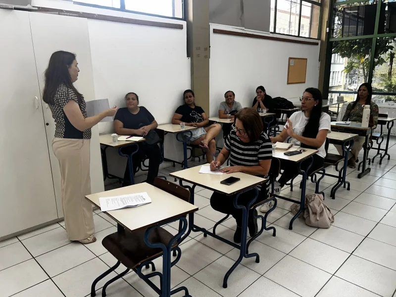 Expositoras da Feira da Mulher Empreendedora participam de treinamento para nova loja colaborativa