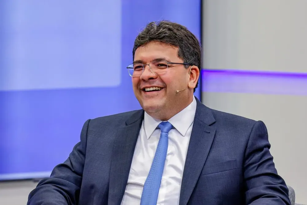 Deputado Nikolas Ferreira rebate declaração de governador do Piauí sobre a direita