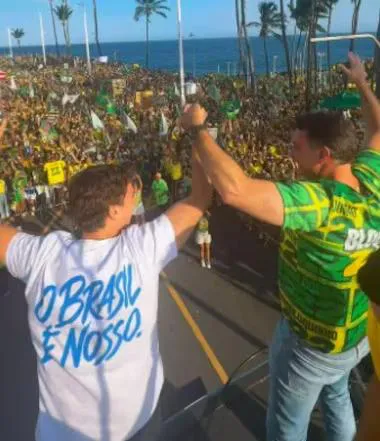 Nikolas Ferreira realiza viagem pelo Nordeste para campanha de Flávio Bolsonaro