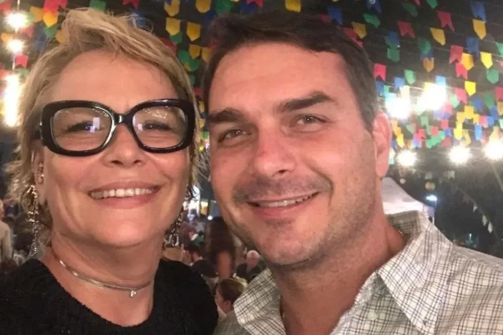 Rogéria Bolsonaro publica vídeo em apoio à candidatura do filho para a Presidência
