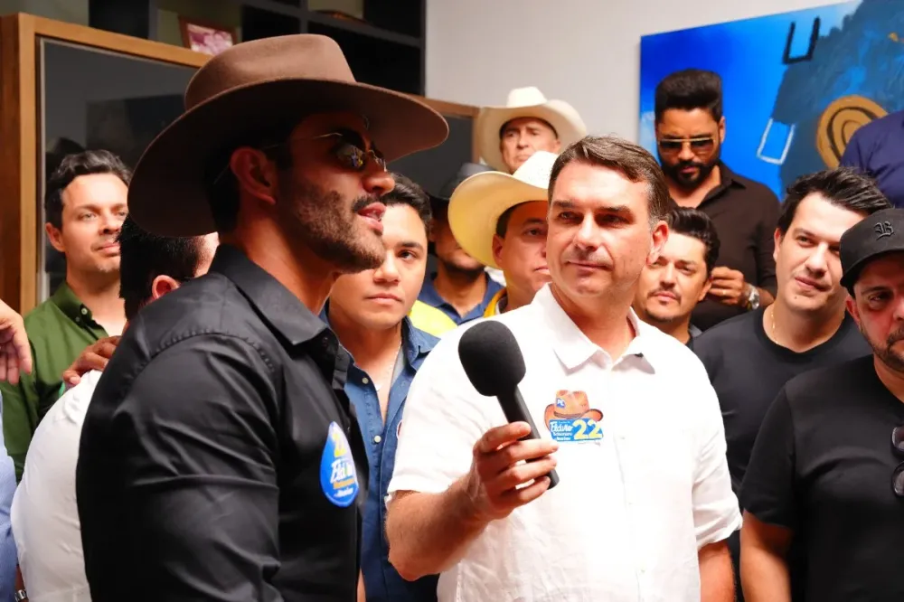 Vittor Sales/Divulgação Campanha Flávio Bolsonaro
