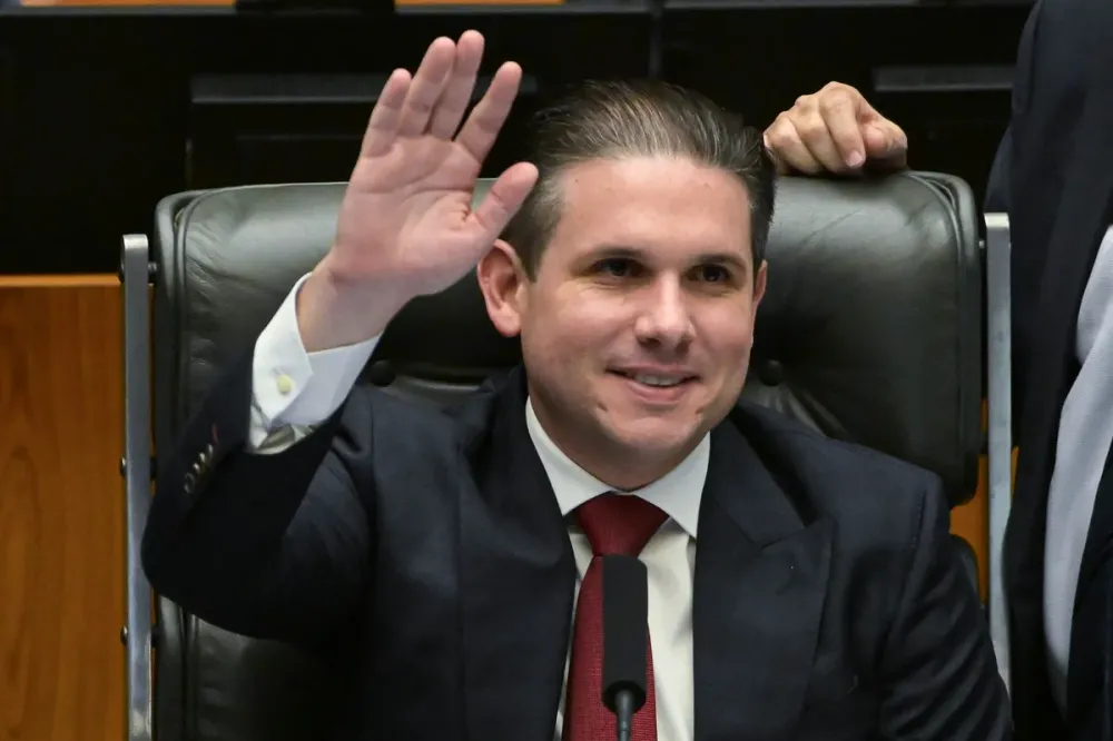 Hugo Motta autoriza deputados eleitos a utilizarem cota parlamentar antes da posse