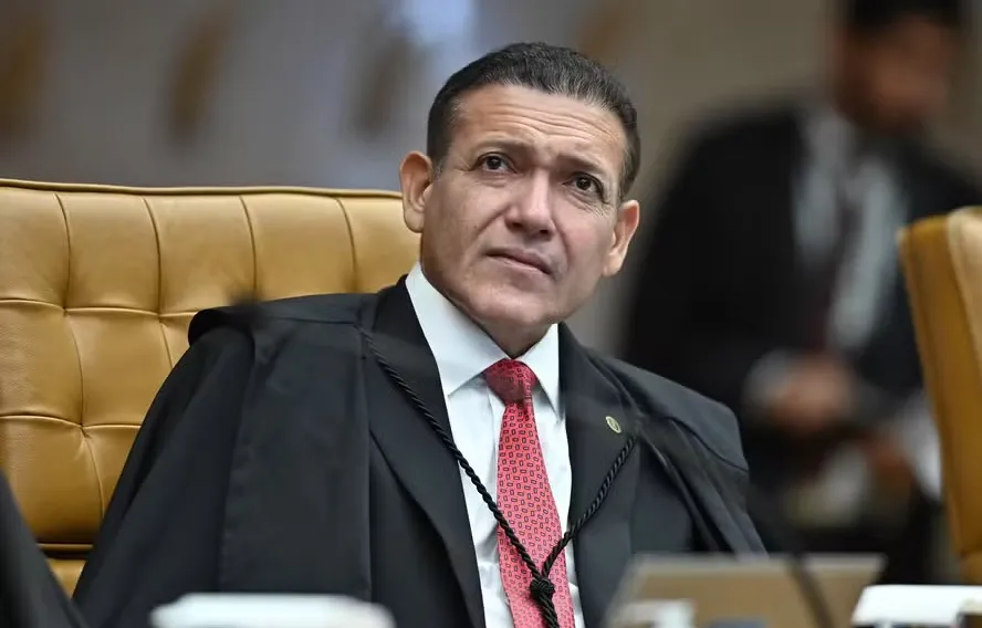 Presidente do TSE defende adiamento de discussão sobre restrição a canais de WhatsApp para 2028