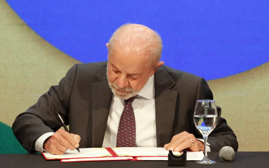 Presidente Lula envia PEC de tarifa zero ao Congresso