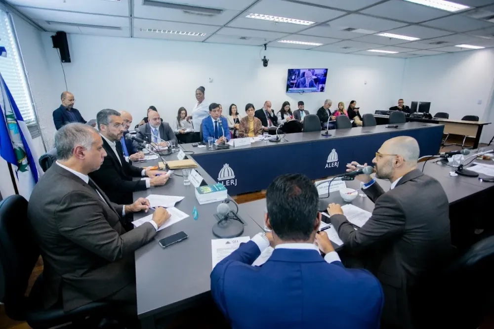 Comissão de Constituição e Justiça da Alerj aprova projeto que classifica facções criminosas como terroristas