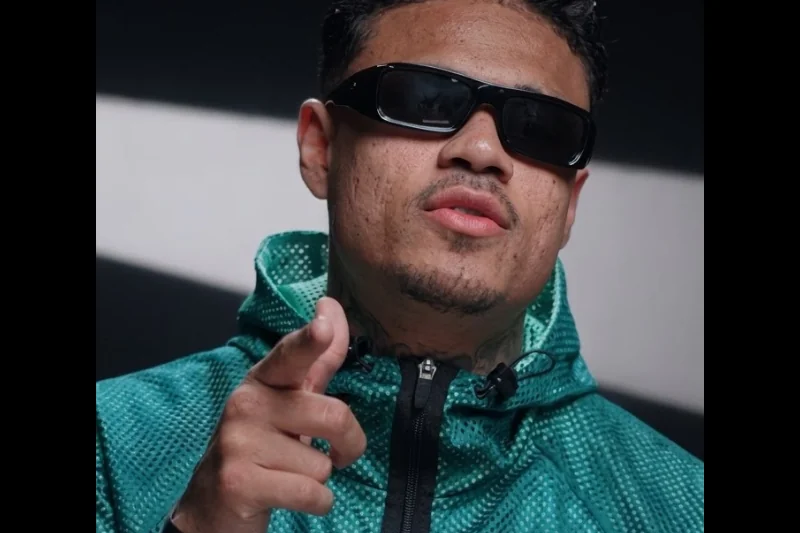 MC Cabelinho participa de vídeo com críticas a Flávio Bolsonaro antes do segundo turno