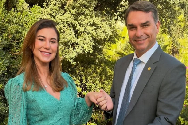 Fernanda Bolsonaro comemora 46 anos durante reta final das eleições