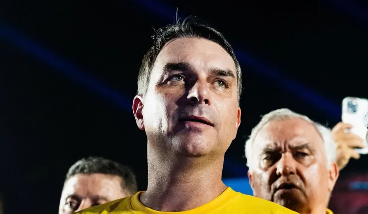 Reprodução/Facebook/@flaviobolsonaro