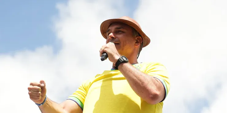 Charles Vieira/Flickr /@flaviobolsonaro