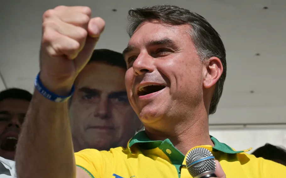 Pesquisa Futura aponta Flávio Bolsonaro com 50,1% dos votos válidos