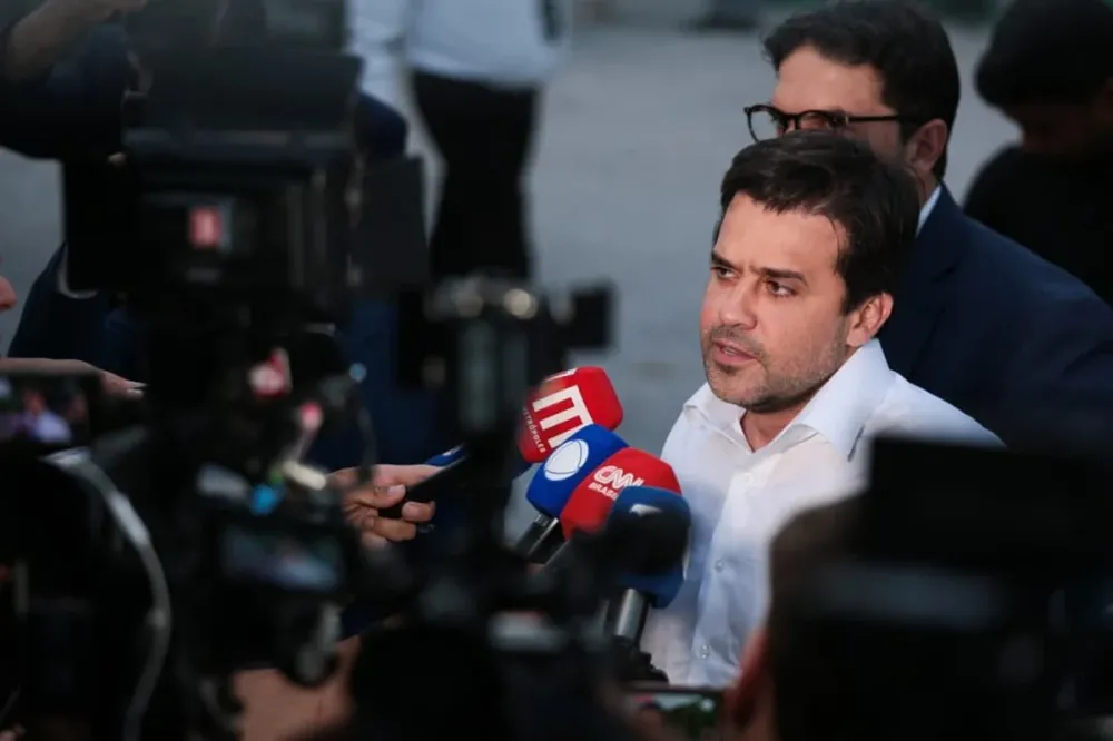 Lideranças criticam decisão de ministro do STF sobre prorrogação da votação no segundo turno