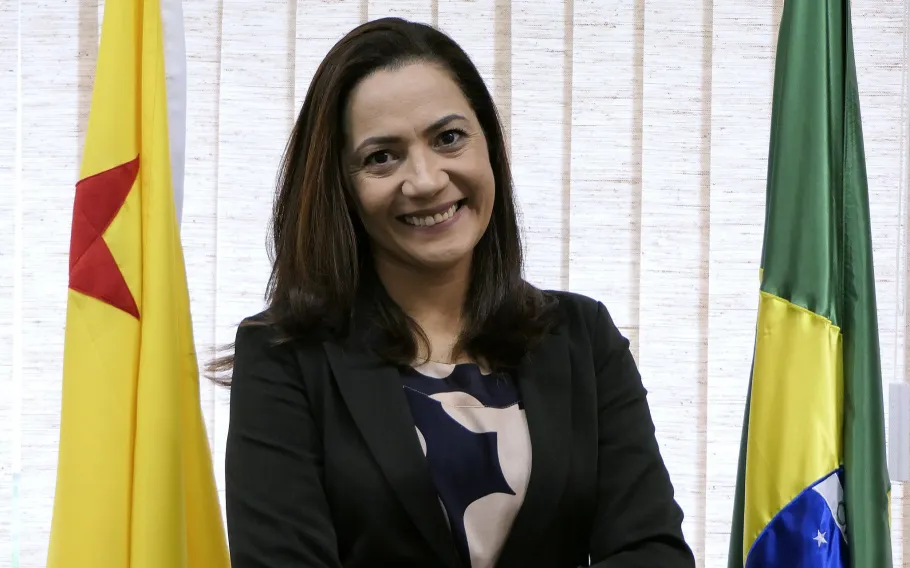Mailza Assis é reeleita governadora do Acre