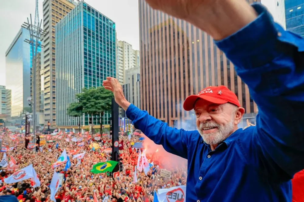 Lula é reeleito para quarto mandato na Presidência da República