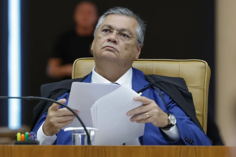 Ministro do STF determina investigação da PF sobre possível interferência estrangeira em eleições