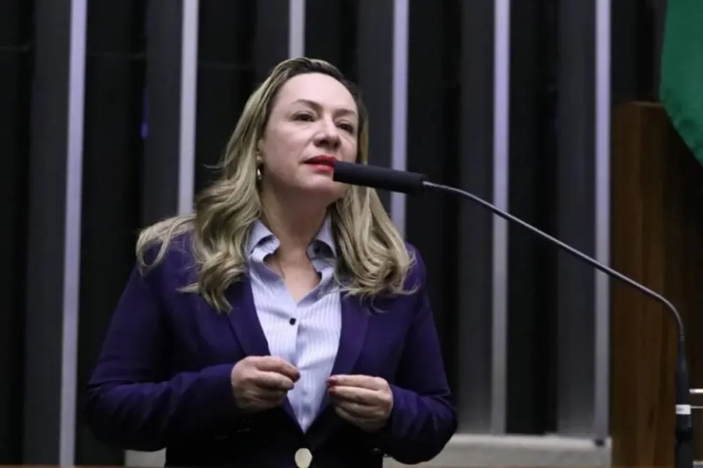 Deputada federal do PT-GO reage a declaração de vice-presidente da OAB-GO