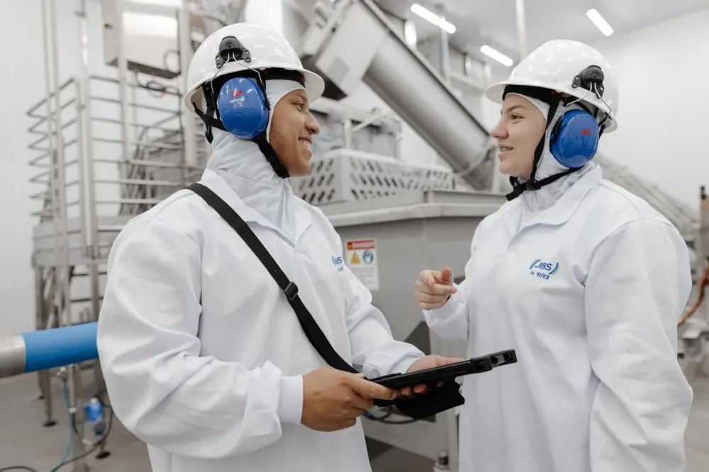 JBS abre 70 vagas para operador de produção em Amparo sem exigência de experiência
