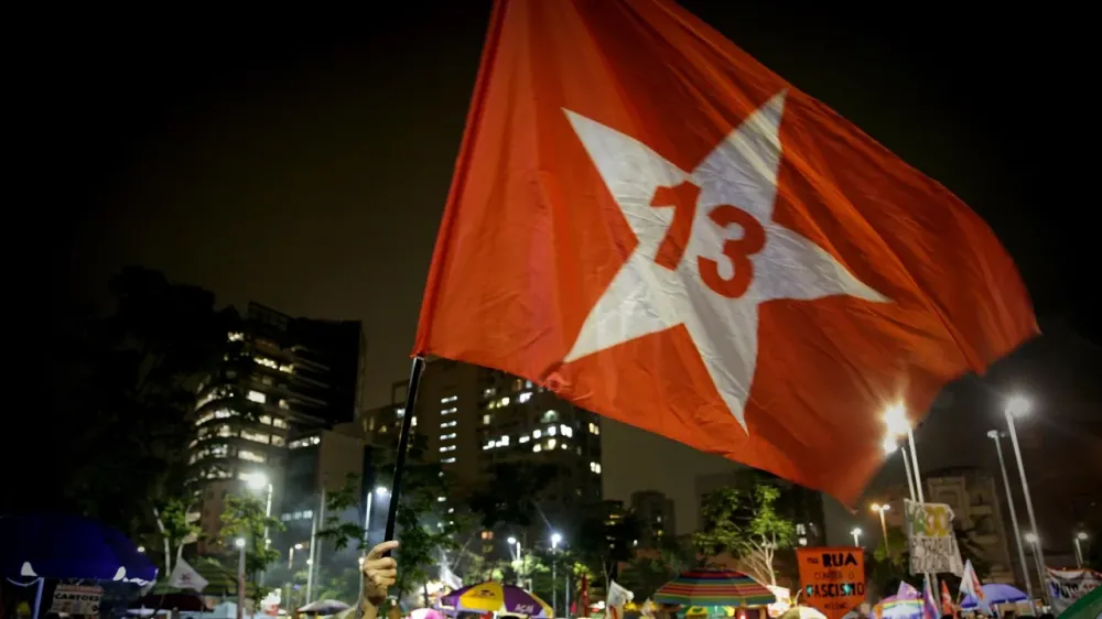 Setores da esquerda promoveram campanhas de boicote a empresas e veículos de comunicação