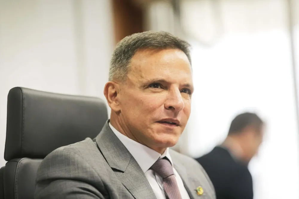 Senador Márcio Bittar critica jantar em homenagem a André Janones